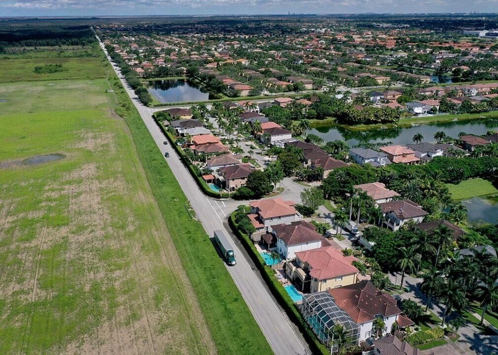 People are flocking to Florida. Will there be enough water for them?